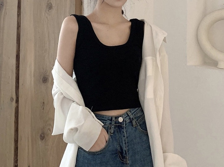 Sleeveless Outerwear Top - Short Bottoming Shirt for Curvy Girls