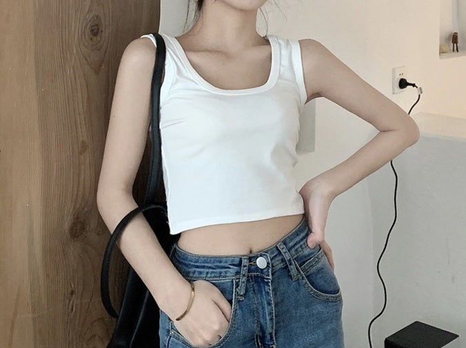 Sleeveless Outerwear Top - Short Bottoming Shirt for Curvy Girls