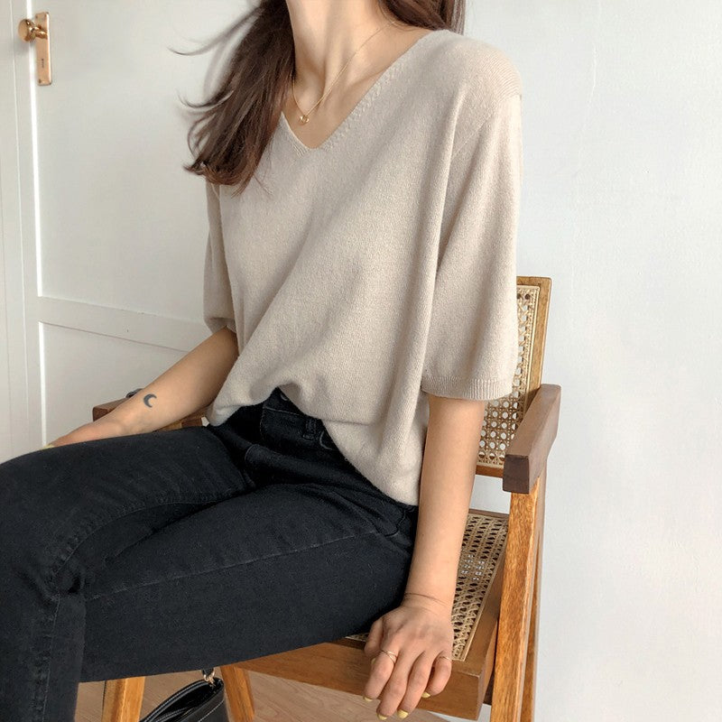 Women's Loose-Fitting V-Neck Summer Sweater - Lightweight Knit Top with Five-Point Sleeves