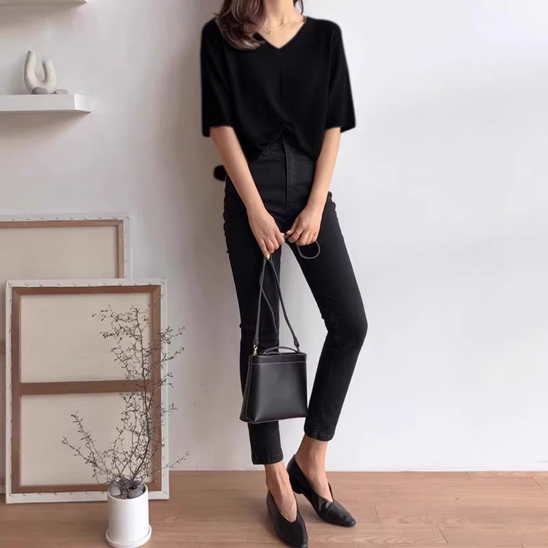 Women's Loose-Fitting V-Neck Summer Sweater - Lightweight Knit Top with Five-Point Sleeves