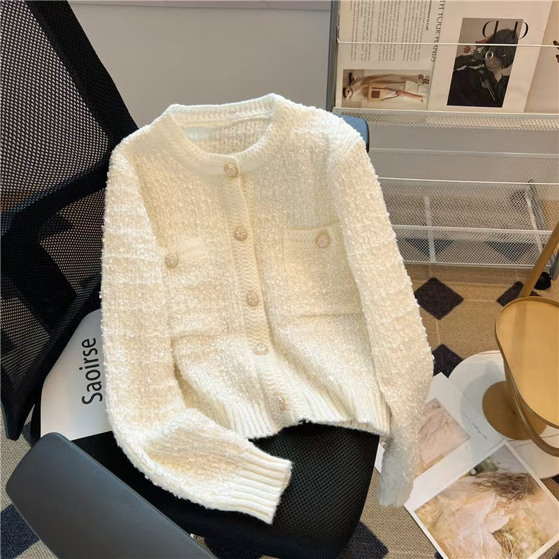 Women's Round Neck Long-Sleeved Sweater - Classic Casual Knit Pullover for Everyday Style