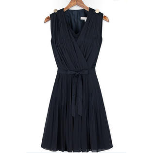 Women's Sleeveless V-Neck Pleated Dress