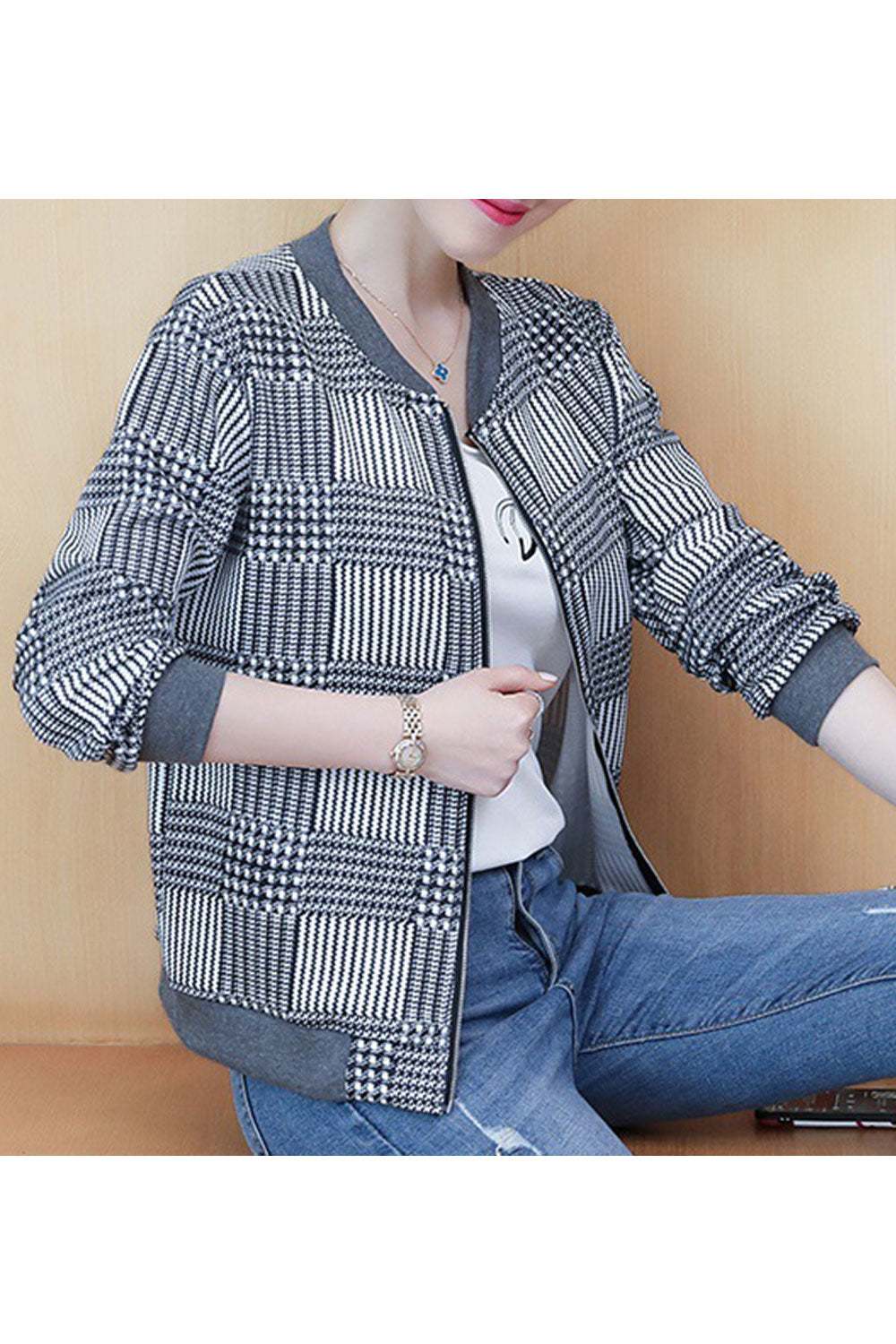 Women Zipper Closure Regular Fit Stylish Jacket