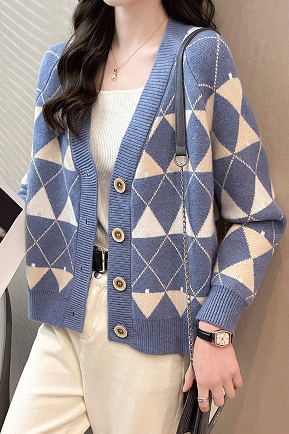 Women V-Neck Diamong Pattern Beautiful Cardigan