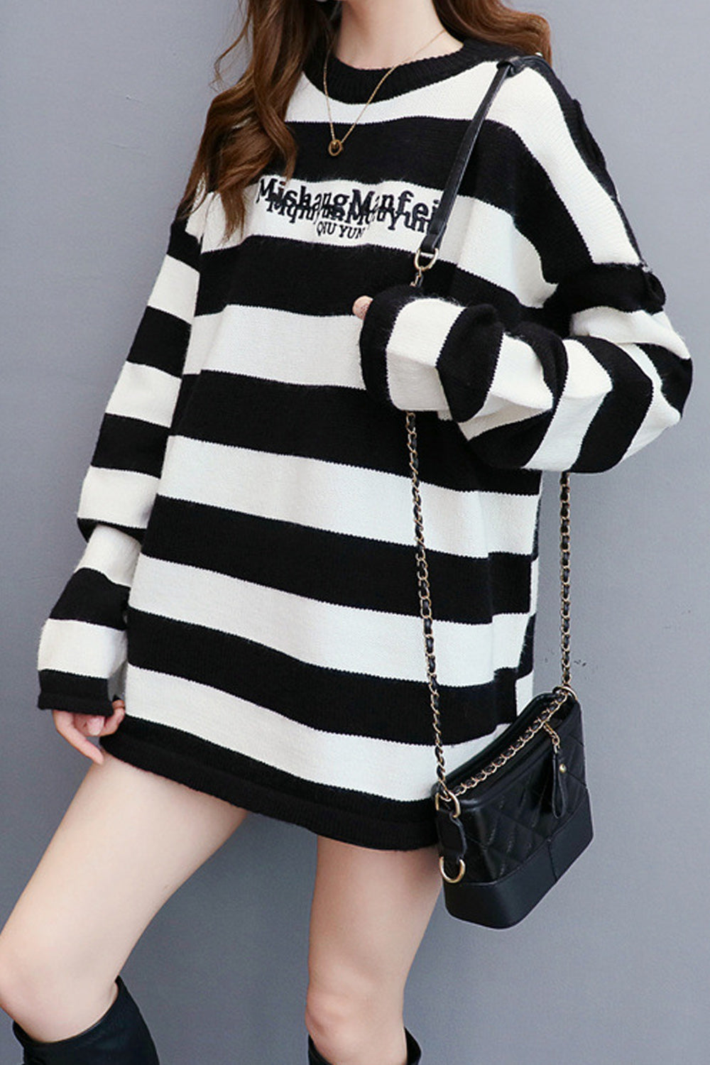 Women Striped Pattern Pullover Round Neck Loose Fit Winter Sweater