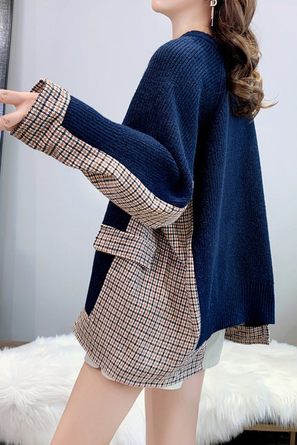 Women Contrast Color Loose Fit Round Neck Warm Sweater