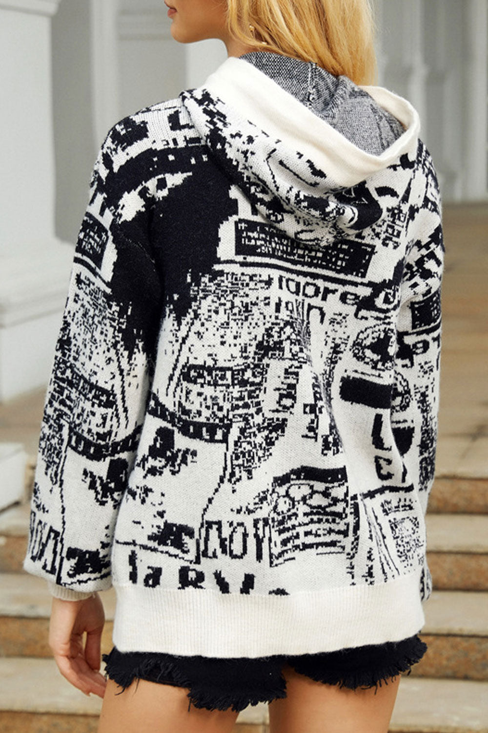 Women Printed Two Pockets Long Sleeve Hoodie