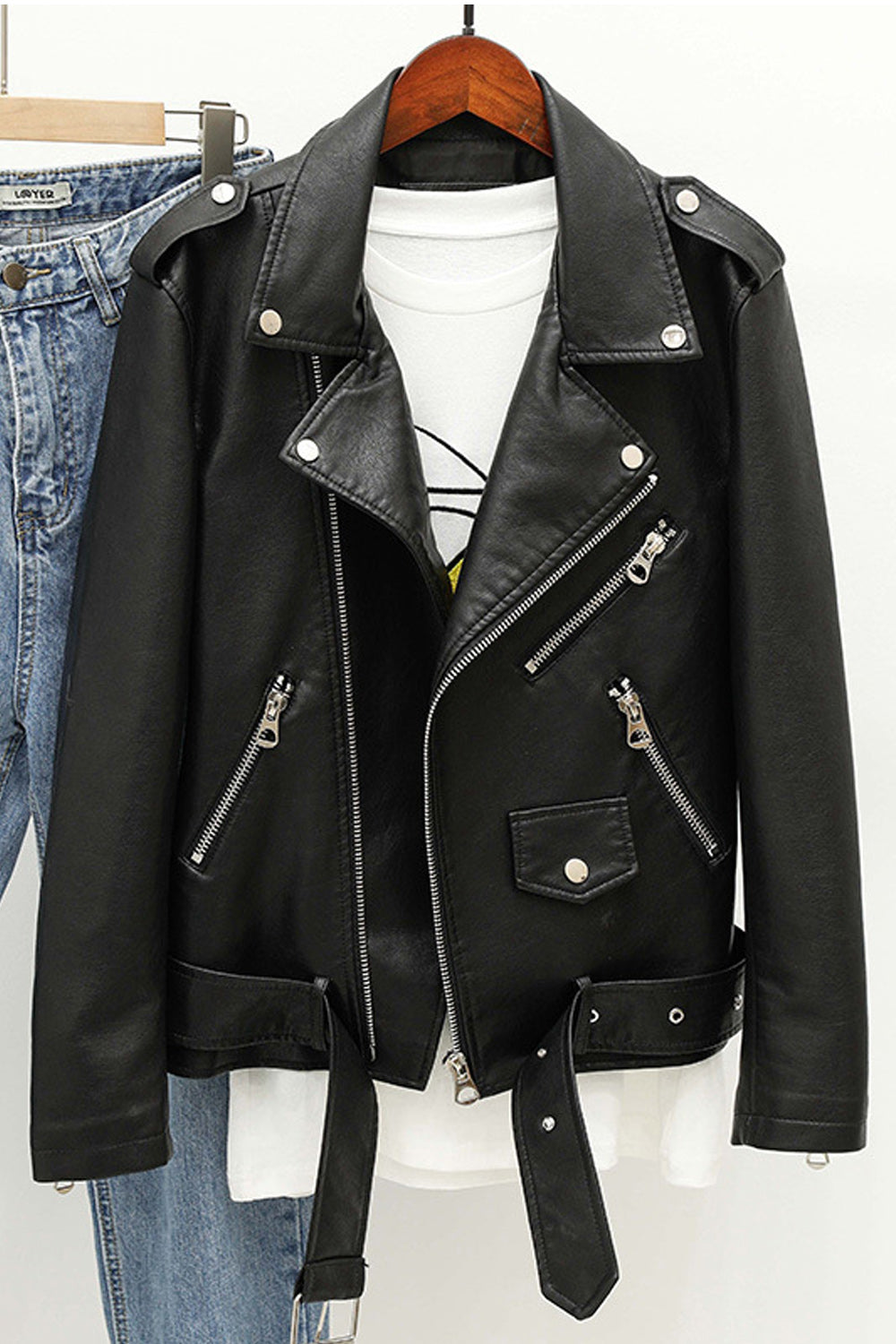 Women Stylish Regular Fit Long Sleeve Zipper Pocket Leather Jacket