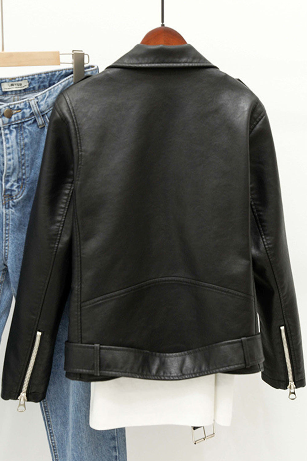 Women Stylish Regular Fit Long Sleeve Zipper Pocket Leather Jacket