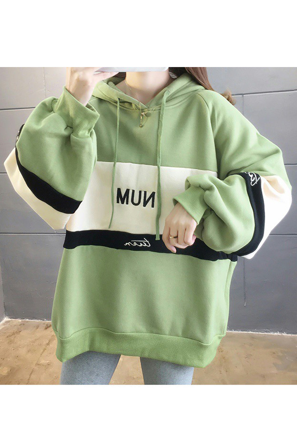 Women Loose FIt Contrast Color Hooded Neck Stylish Hoodie