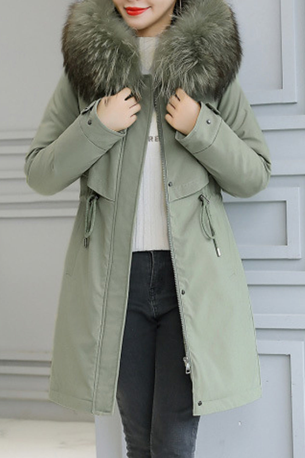 Women Elegant Solid Pattern Zip Closer Winter Padded Jacket