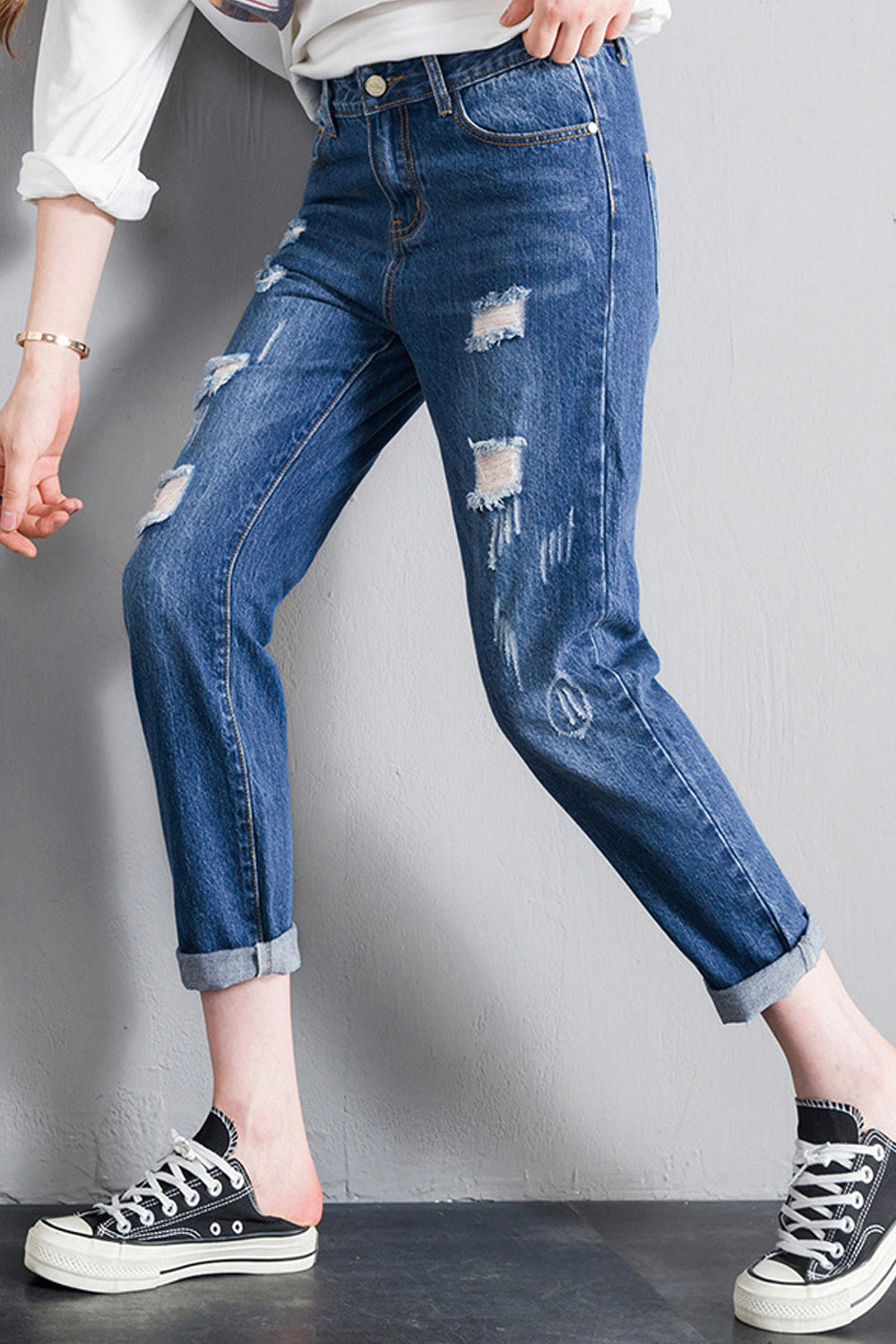 Women Elegent Solid Colored Pocket Styled Thin & Soft Fabric Button Closure Straight Ripped Denim Jeans