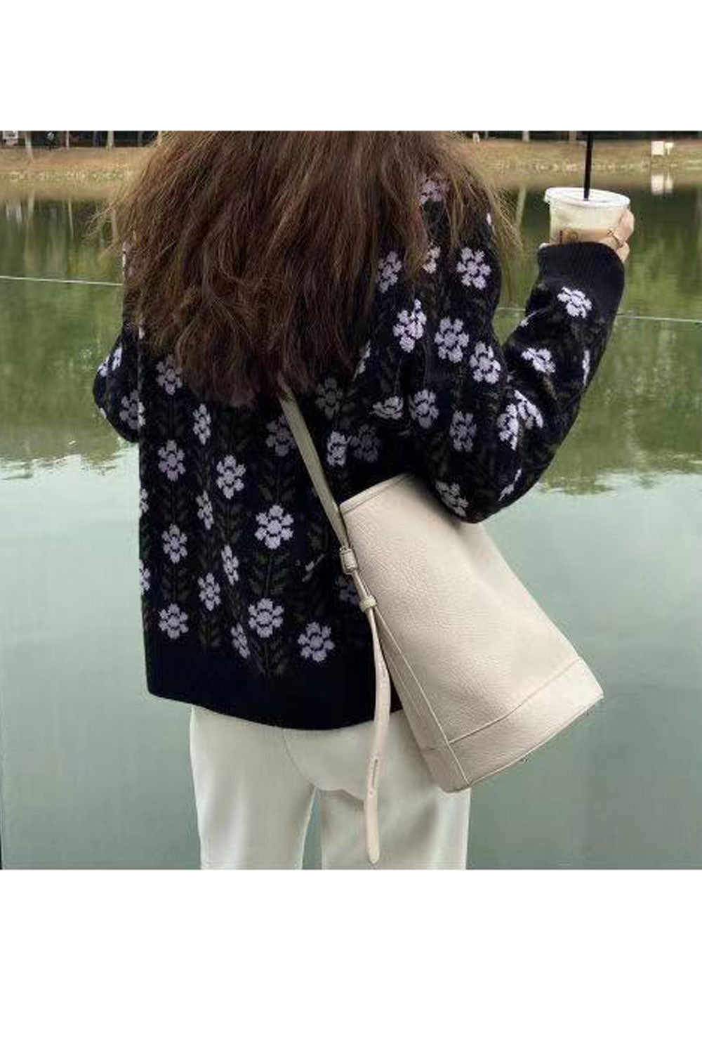 Women Sophisticated Floral Pattern Thick Long Sleeve Round Neck Easy Button Closure Ribbed Hem Relax Fit Cardigan
