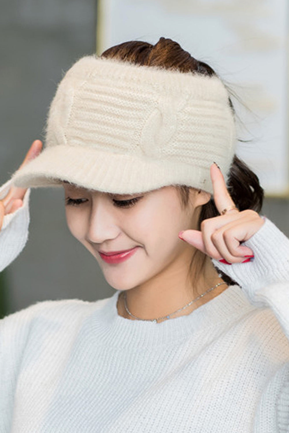 Women Magnificent Solid Colored Beautiful Warm Knitted Hat