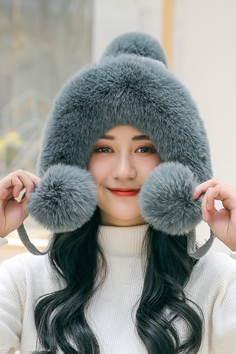 Women Comfortable Solid Colored Thick Elegant Knitted Hat