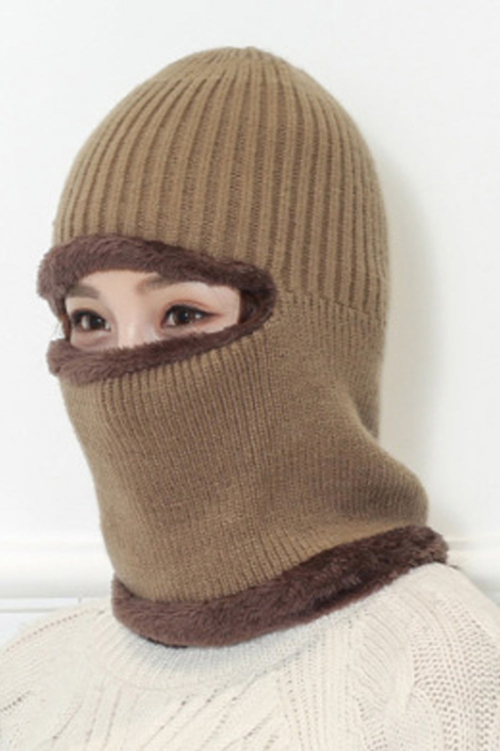 Women Decent Solid Pattern Classic Knitted Hat