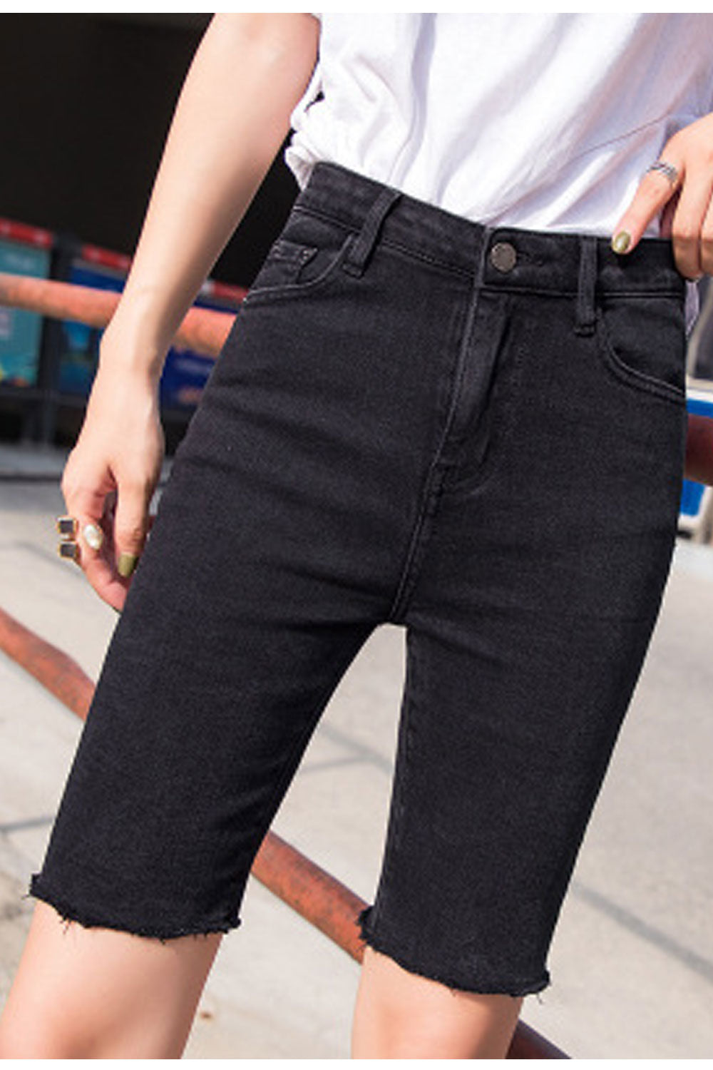 Women Knee Length Solid Colored Relax Fit Side Pockets Denim Short
