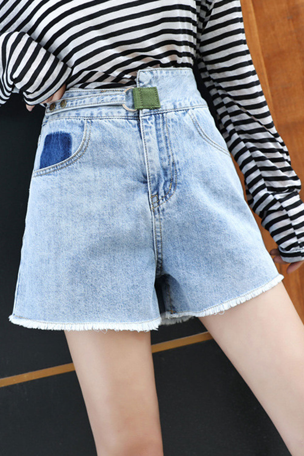 Women Solid Pattern Pretty Summer Casual Pocket Styling Short