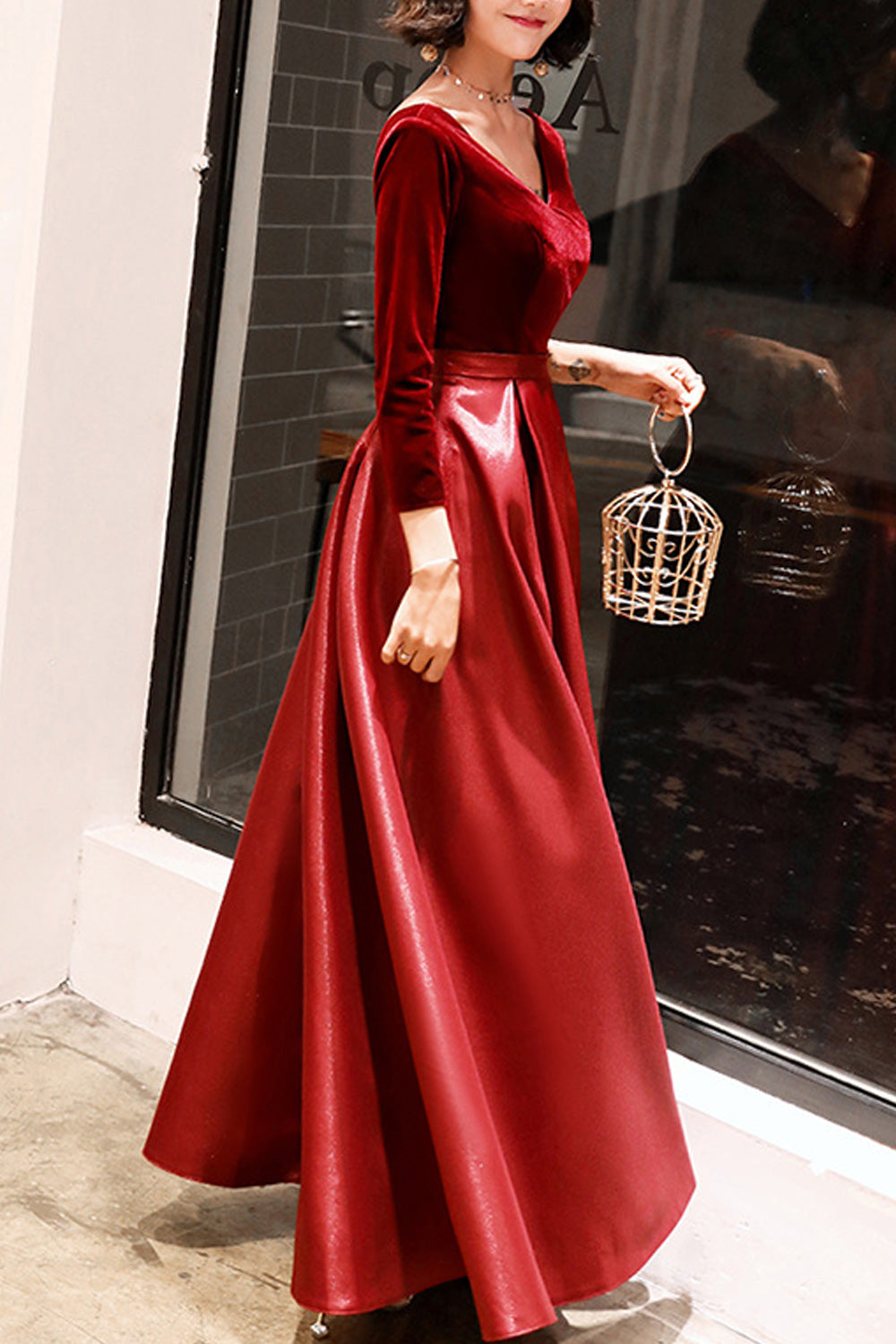 Women Silky Soft Long Sleeve V-Neck Style Fashionable Wedding Dress