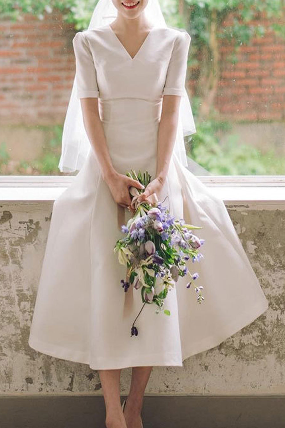 Women Elegant V-Neck Style Short Sleeve Smooth Wedding Dress