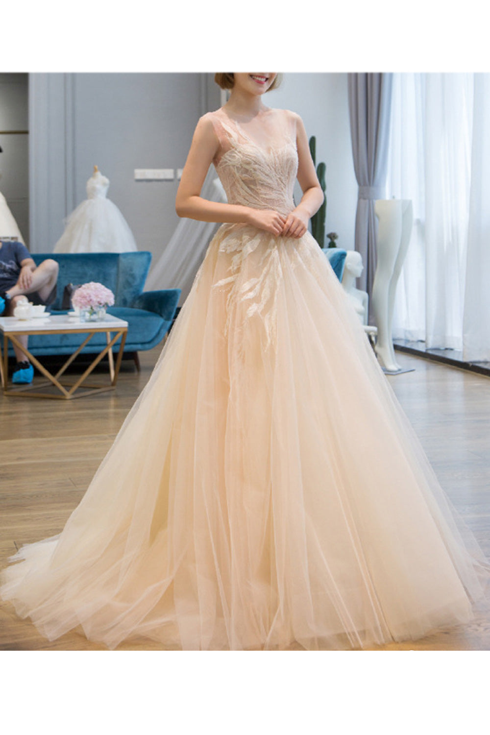 Women Fashionable Sleeveless Style Thin Breathable Wedding Dress