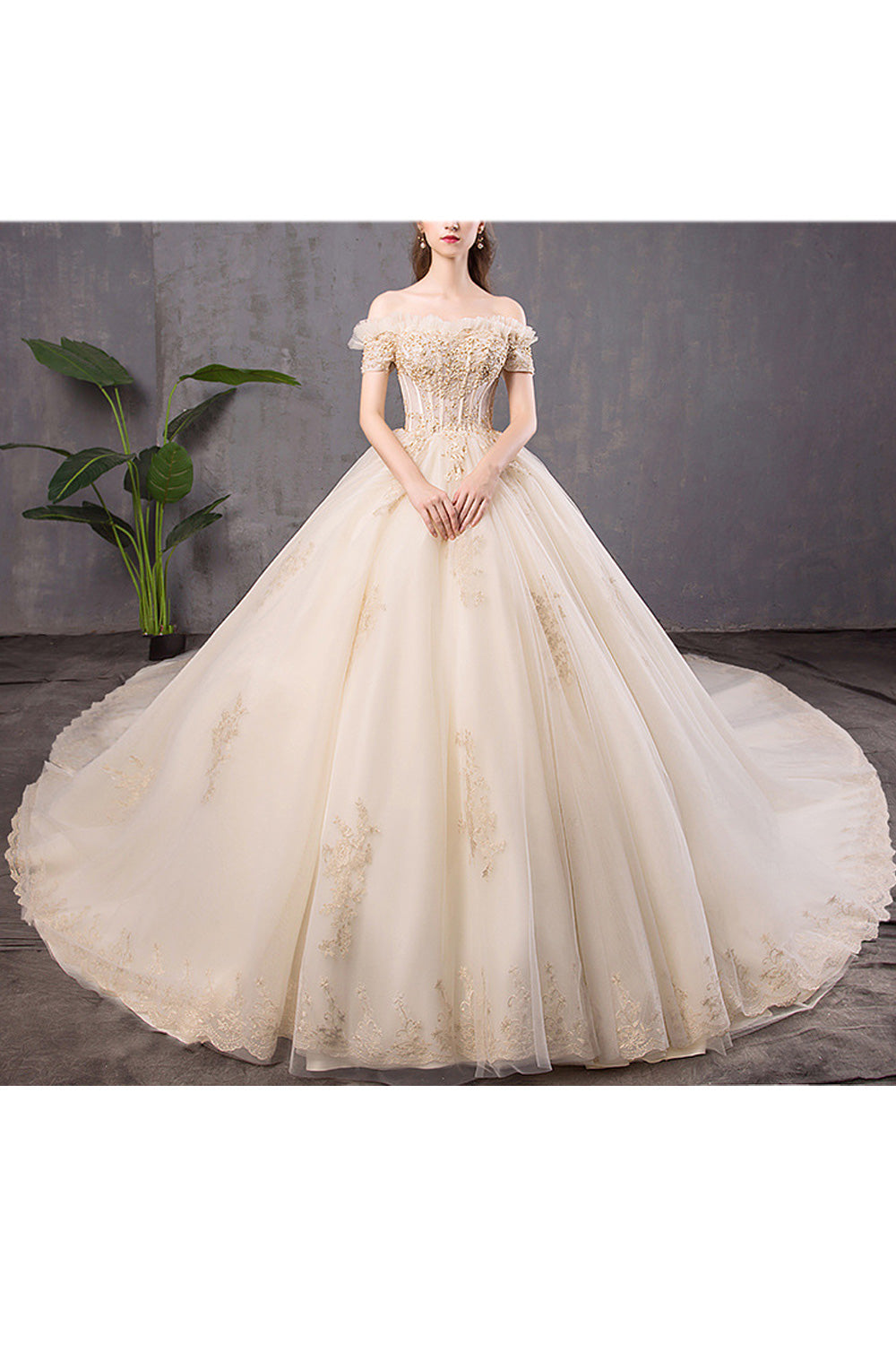 Women Pretty Flower Embroidered Long Tail Comfortable Wedding Dress