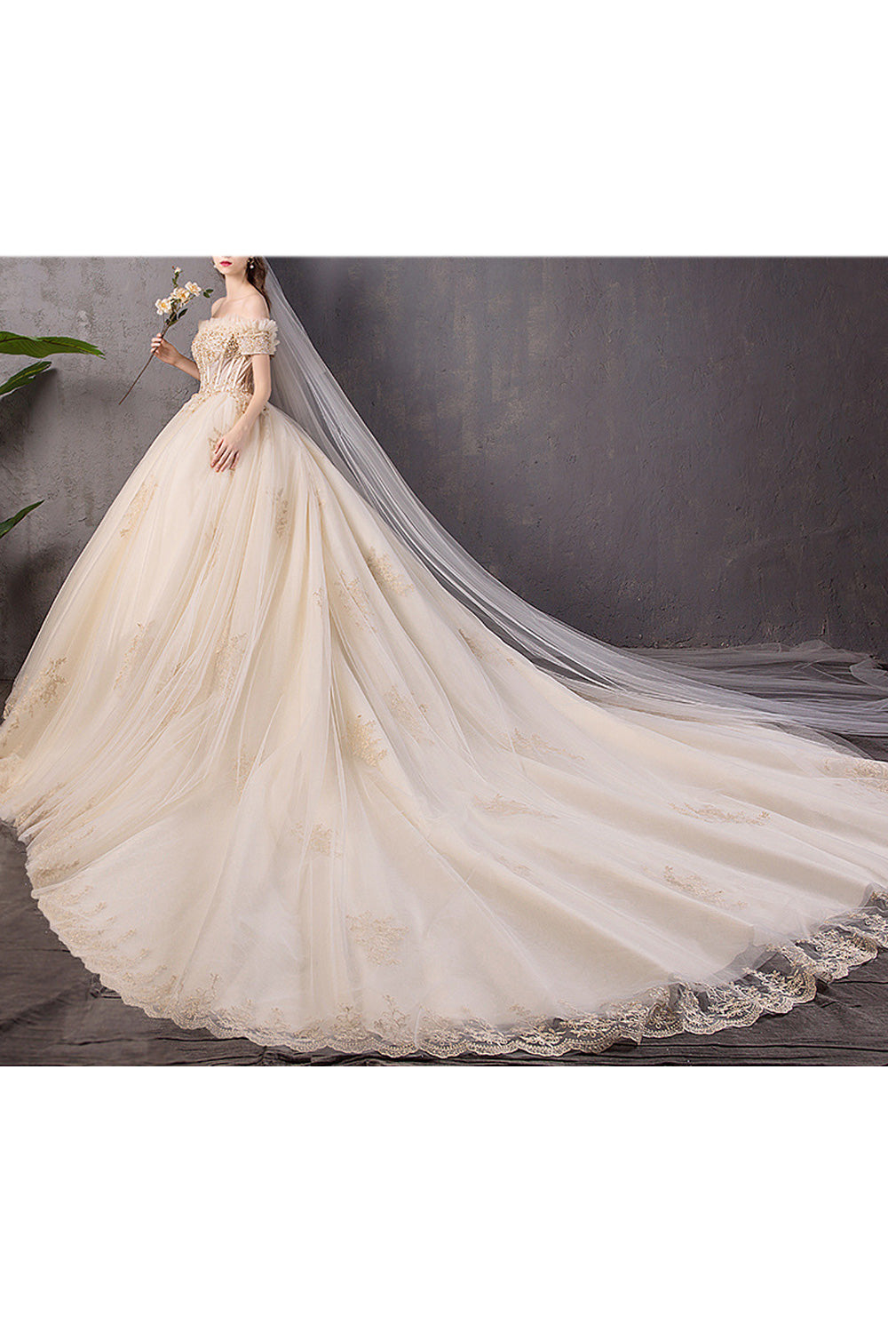 Women Pretty Flower Embroidered Long Tail Comfortable Wedding Dress