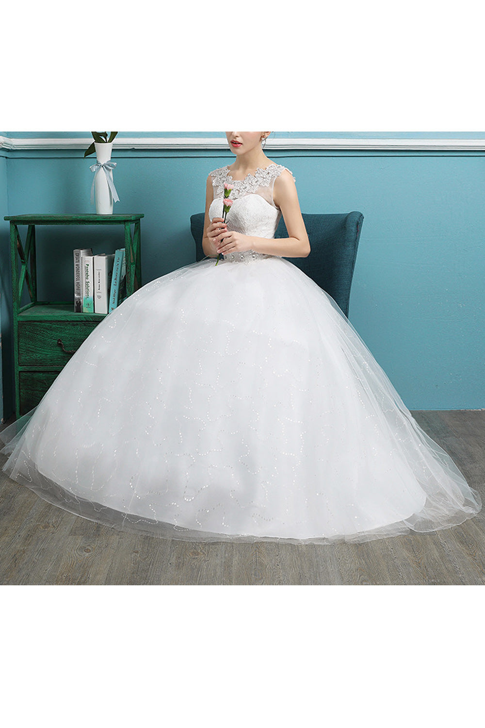 Women Sleeveless Style Round Neck Ball Gown Wedding Dress