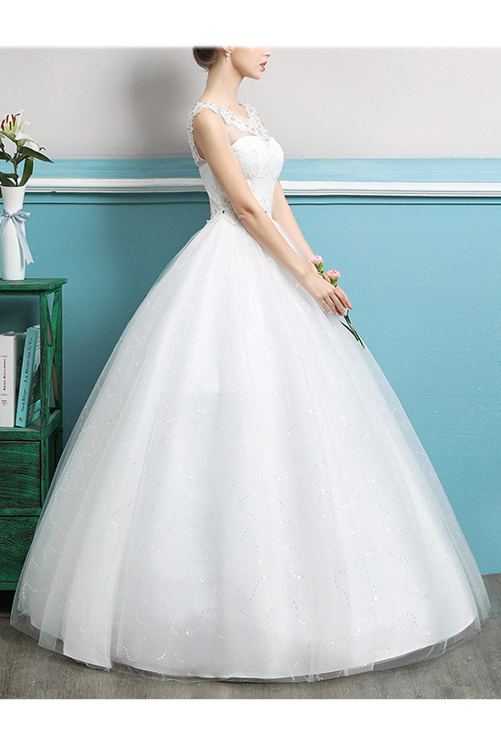 Women Sleeveless Style Round Neck Ball Gown Wedding Dress