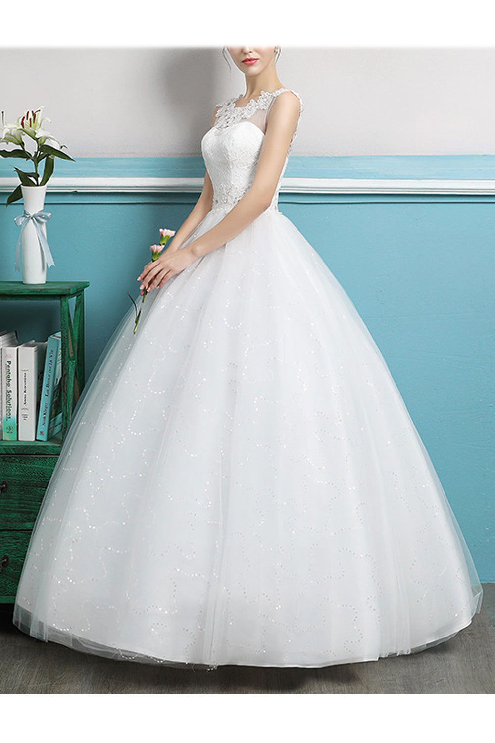 Women Sleeveless Style Round Neck Ball Gown Wedding Dress