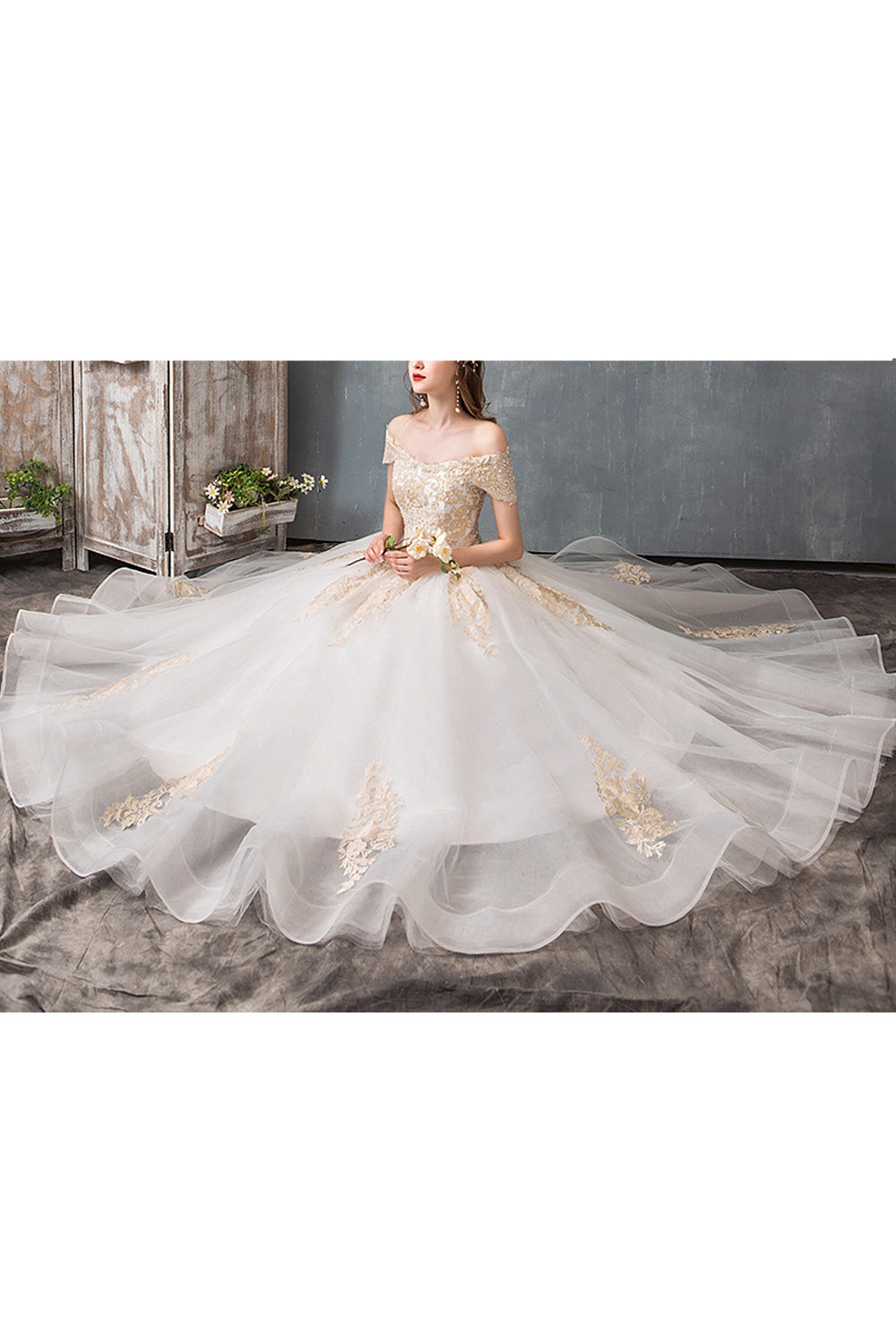 Women Embroidered Lace Off-Shoulder Loose Skirt Wedding Dress