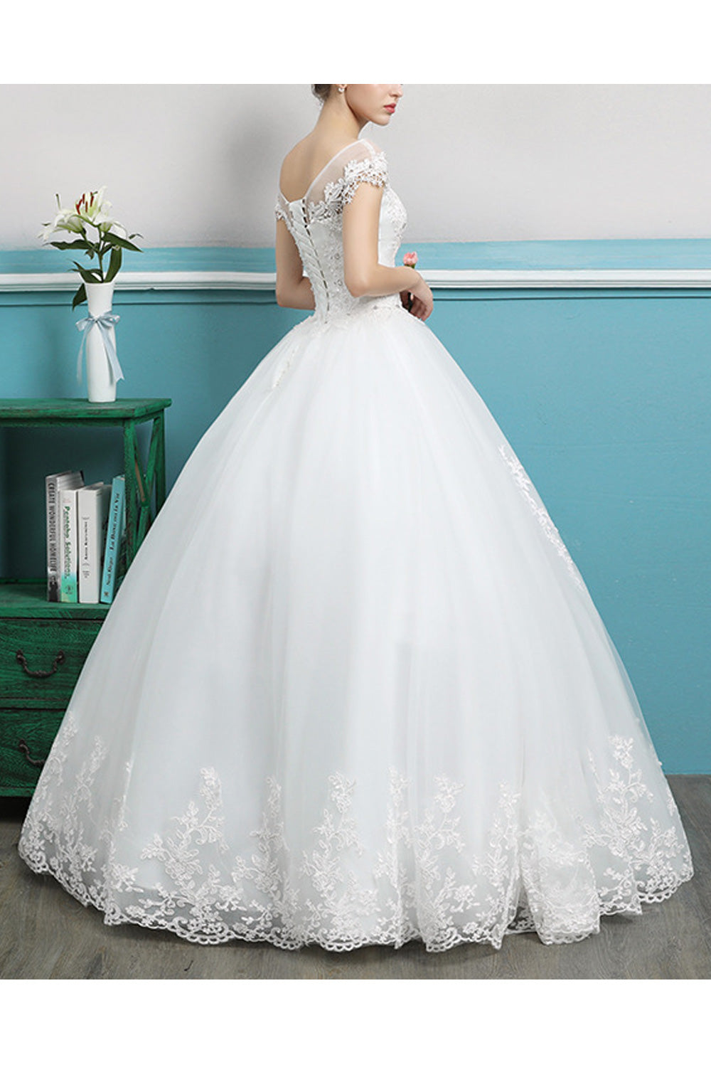 Women Beautiful Flower Embroidered Solid Colored Decent Wedding Dress