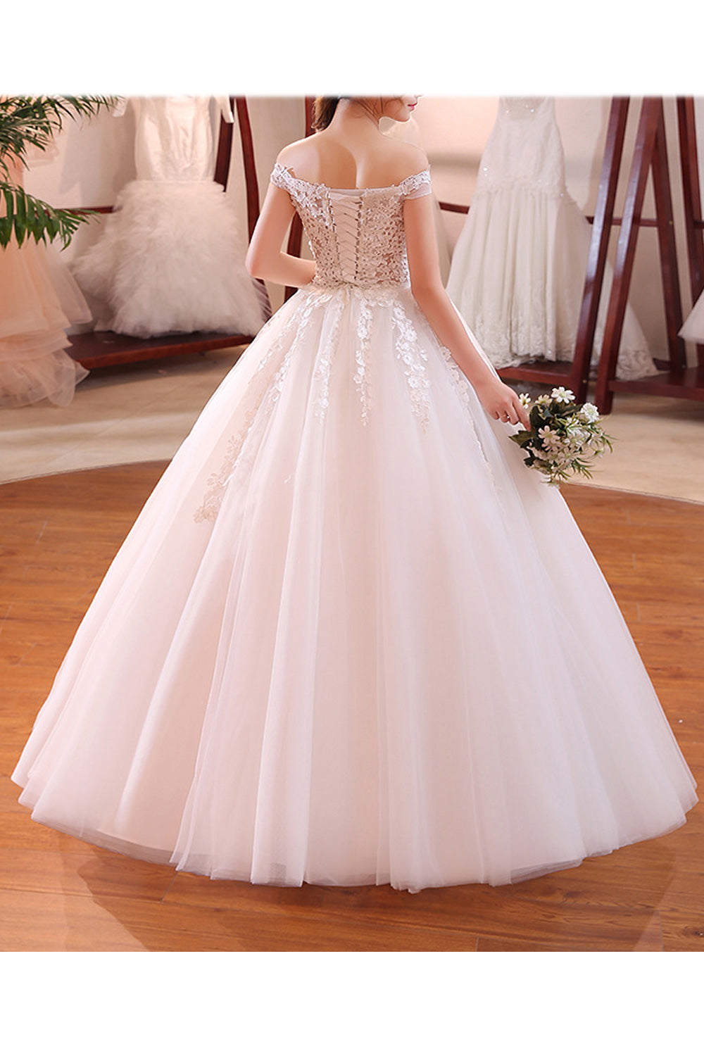 Women Fashionable Off-Shoulder Lace Decorated Thin Wedding Dress