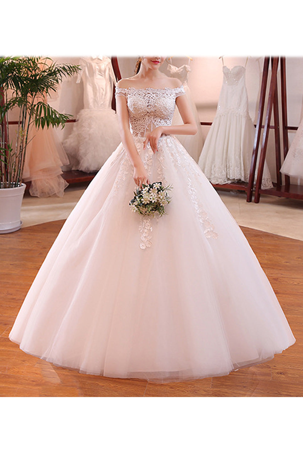 Women Fashionable Off-Shoulder Lace Decorated Thin Wedding Dress