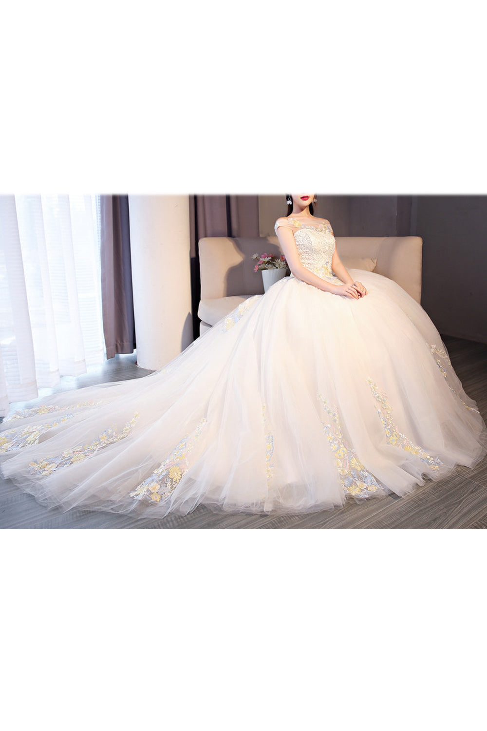 Women Beautiful Three Dimensional Flower Thin Charming Wedding Dress