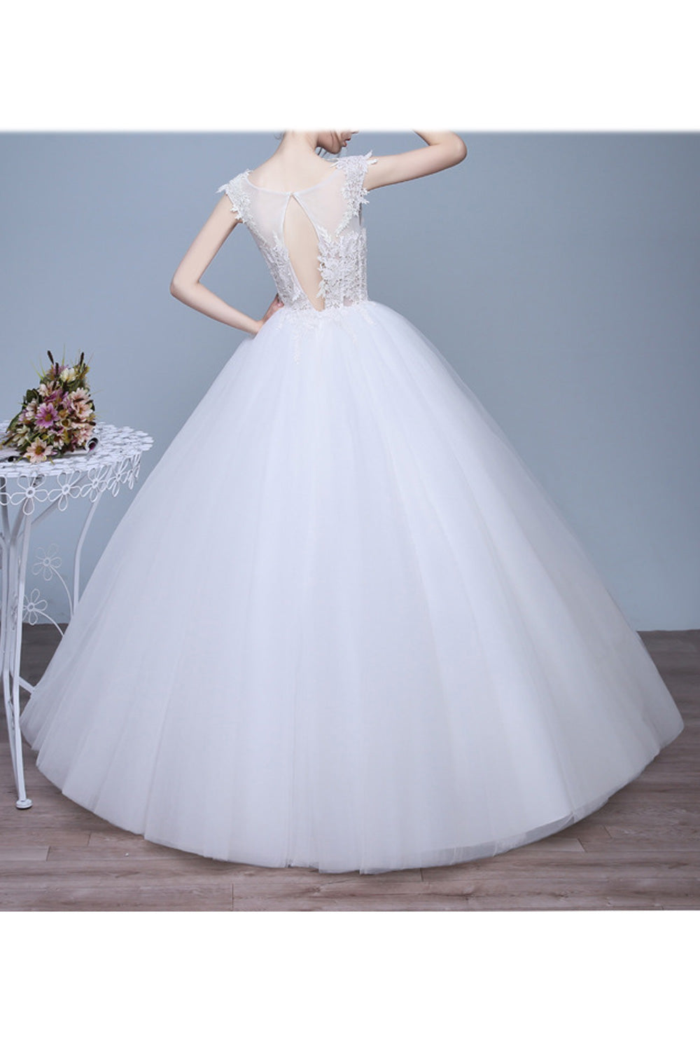 Women Thin Round Neck Breathable Pleated Pattern Wedding Dress