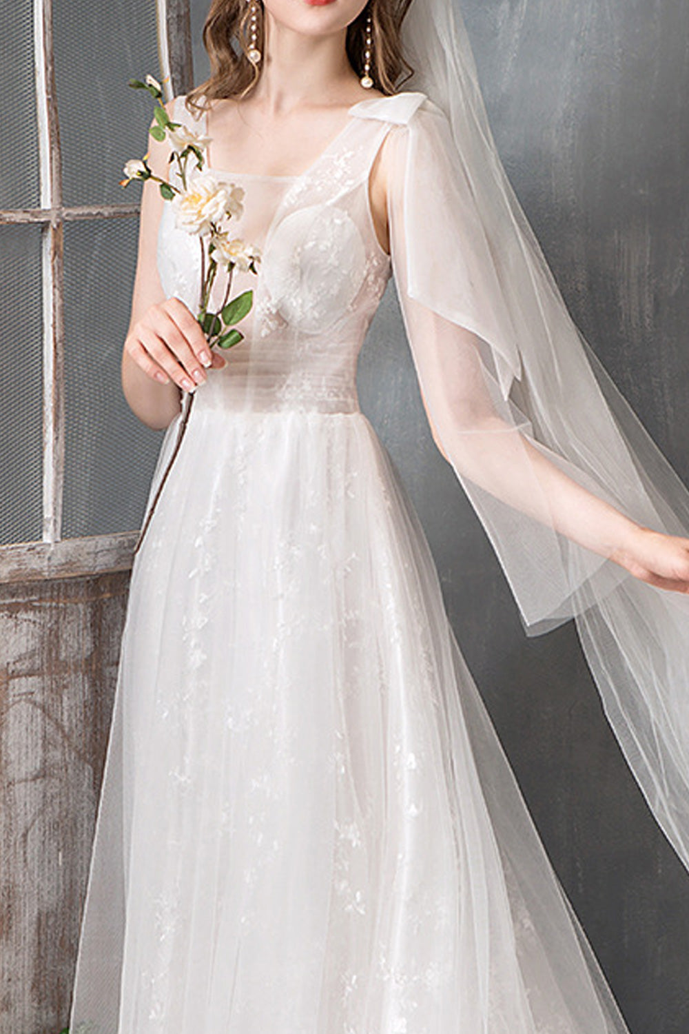 Women Round Neck Style Sleeveless Floral Embroidered Wedding Dress