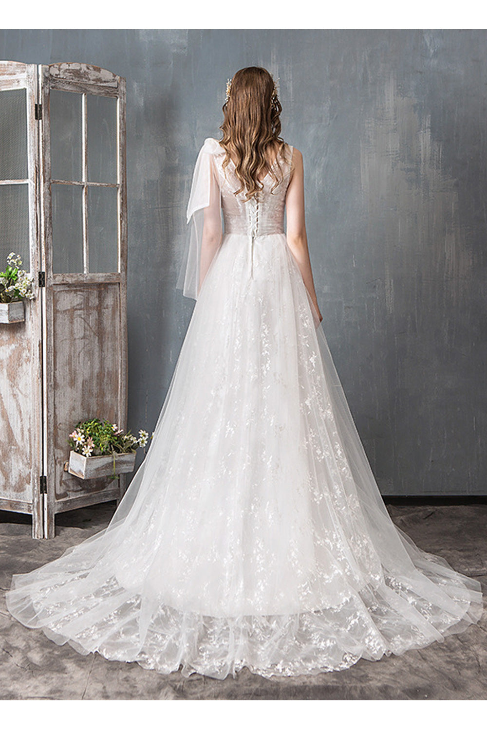 Women Round Neck Style Sleeveless Floral Embroidered Wedding Dress