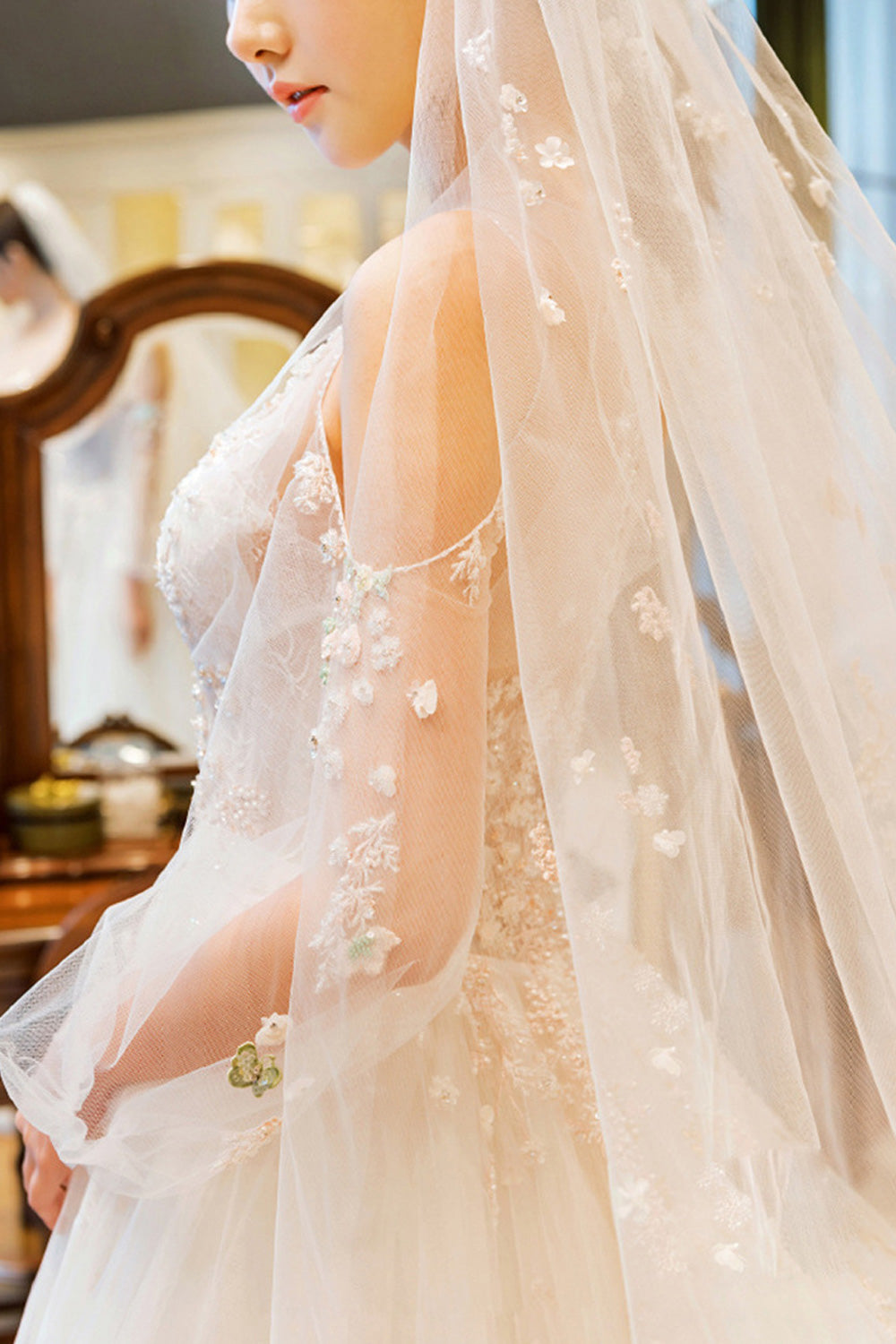 Women Soft Floral Decorated Thin Round Neck Long Sleeve Wedding Dress