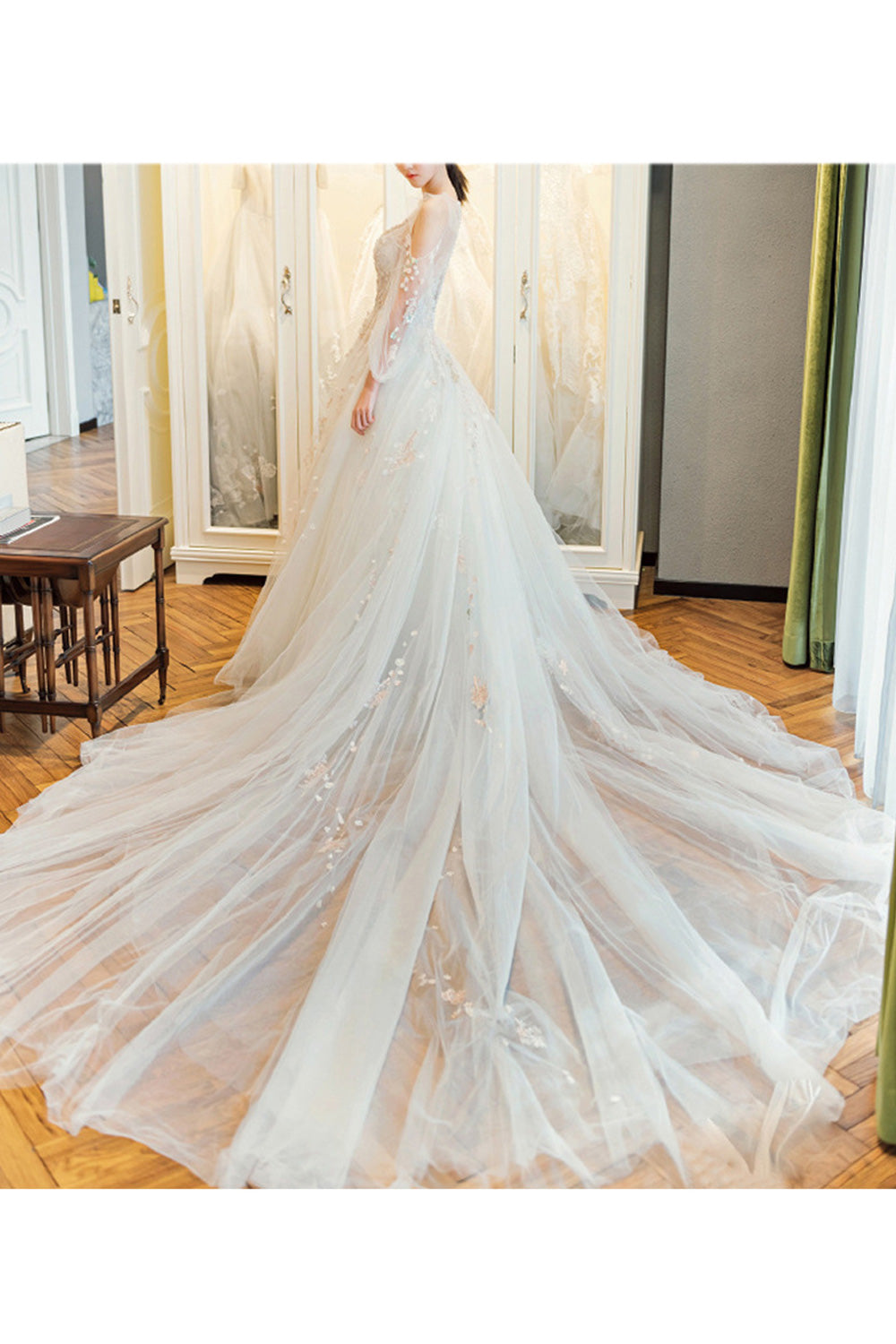 Women Soft Floral Decorated Thin Round Neck Long Sleeve Wedding Dress