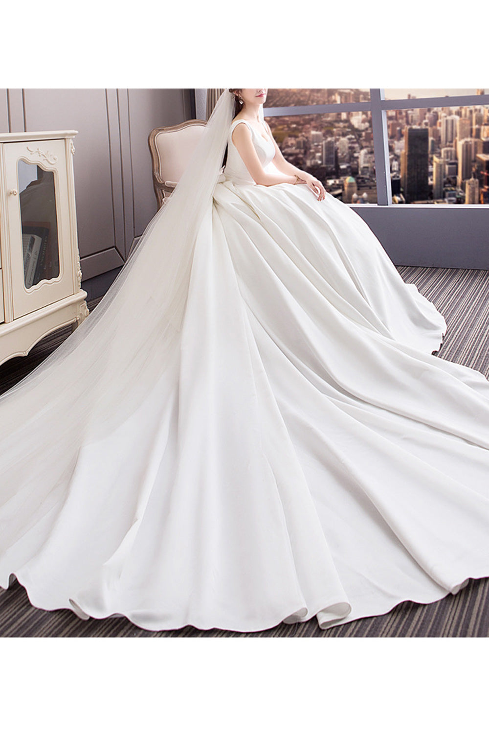 Women Sleeveless Style Soft Long Tail Skirt Lovely Wedding Dress
