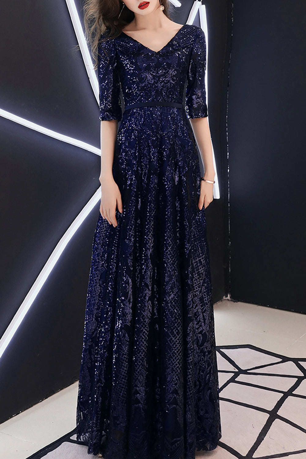 Women Short Sleeve Easy V-Neck Elegant Sequins Pattern Long Length Comfortable Proms & Party Dress