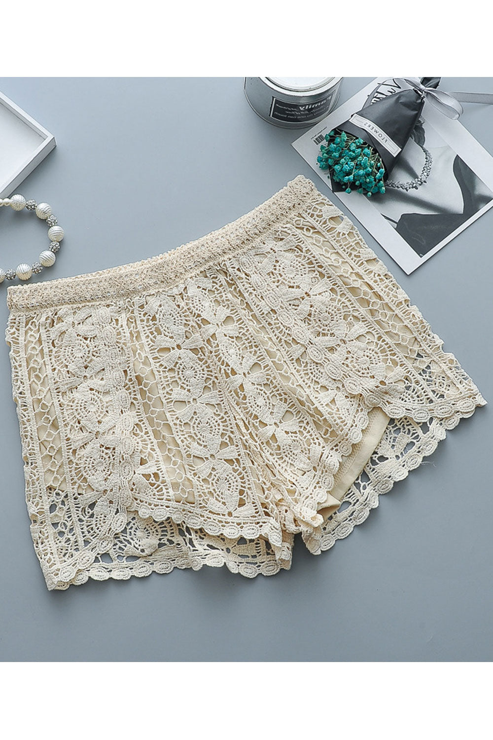 Women Lace Hollow Elastic Waist Summer Short