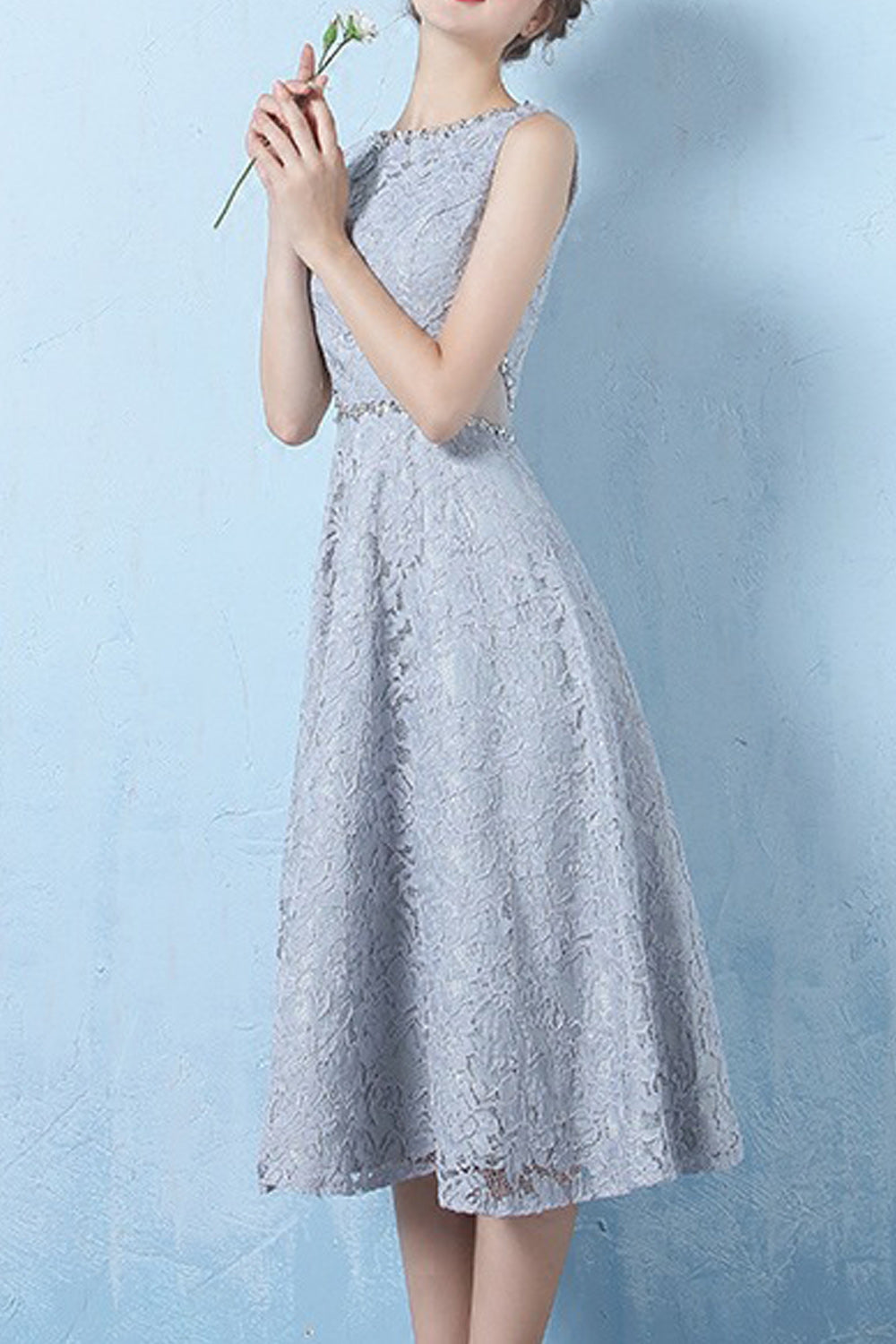 Women Beautiful Flower Embroidered Sleeveless Style Thin Evening Party Dress