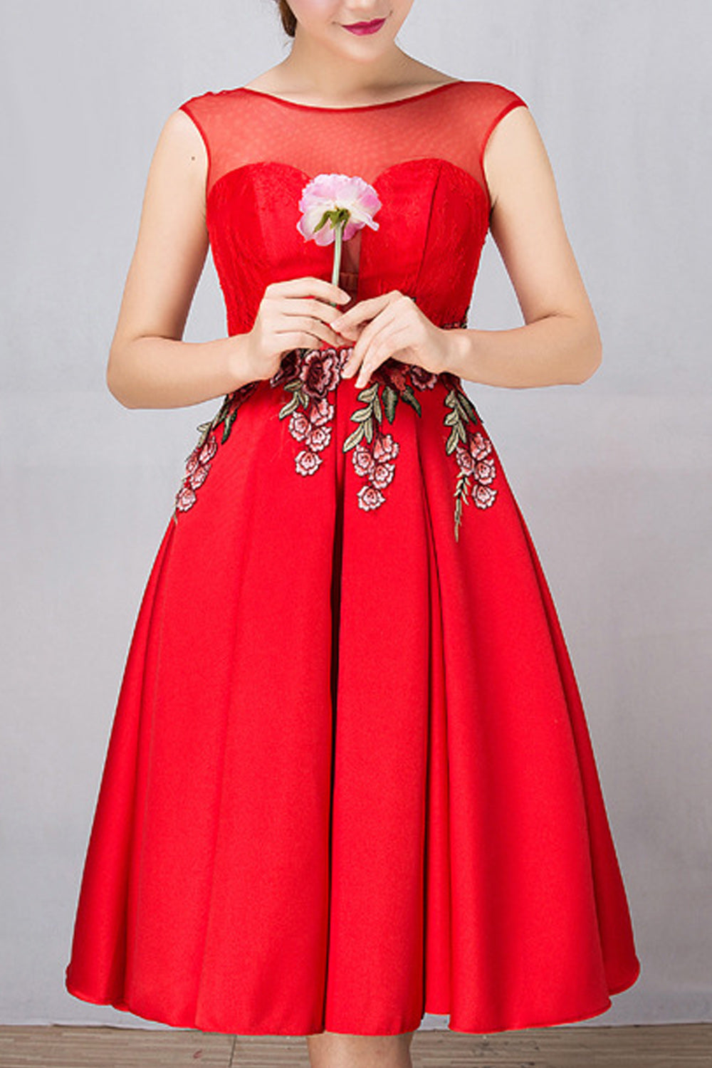 Women Pretty Flower Embroidered Solid Colored Round Neck Party Dress