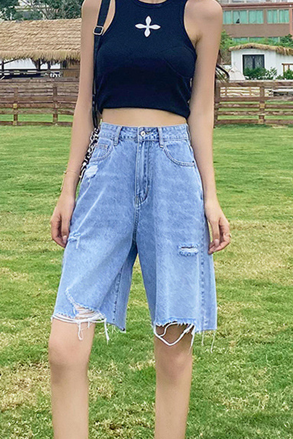 Women Loose Styled Restful Waist Easy Button Closure Pockets Styled Casual Denim Short