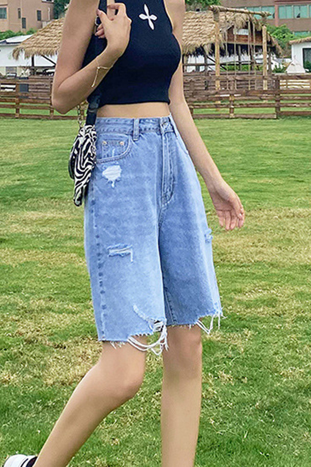 Women Loose Styled Restful Waist Easy Button Closure Pockets Styled Casual Denim Short