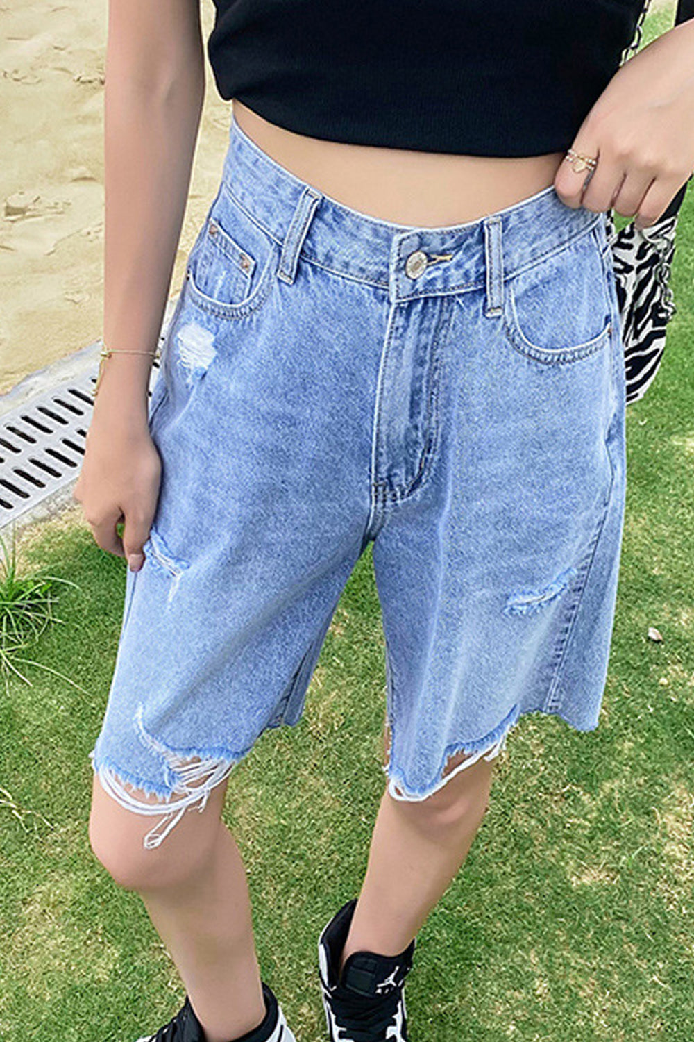 Women Loose Styled Restful Waist Easy Button Closure Pockets Styled Casual Denim Short