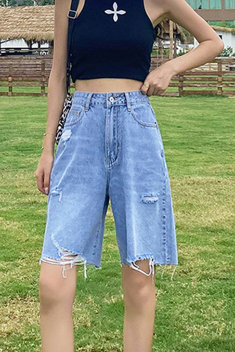 Women Loose Styled Restful Waist Easy Button Closure Pockets Styled Casual Denim Short