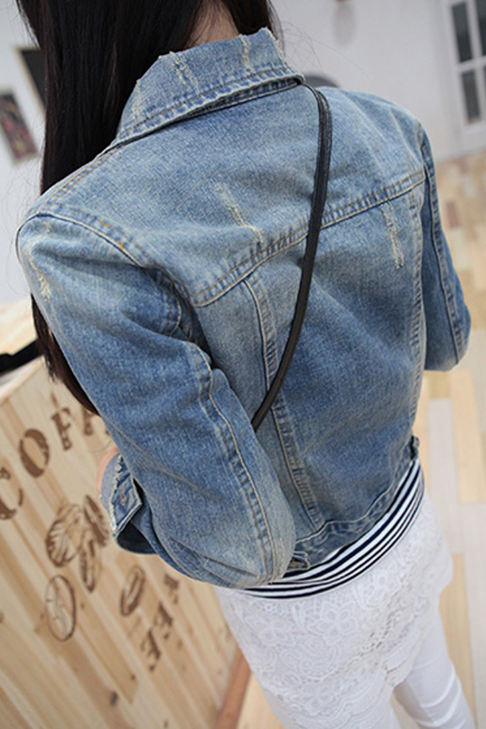 Women Button Down Convenient Modern Long Sleeve Fascinating Pocket Styling Denim Jacket